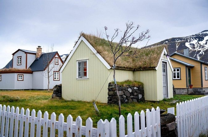 1-Hour Siglufjörður Stroll - Weather, group size, and the practical tradeoffs