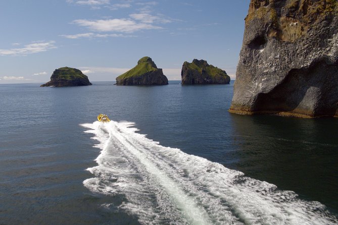 1-Hour Small Group Sightseeing Boat Tour in Vestmannaeyjar - What you see around the rocky coast