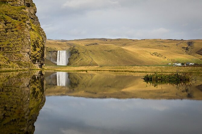 2-Day South Coast Waterfalls, Jokulsarlon Glacier Lagoon and Hike from Reykjavik - Seljalandsfoss and Skógafoss: two very different waterfalls
