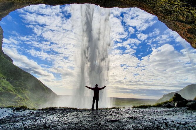 3 Day Tour Jokulsarlon - Golden Circle - South Coast - Glacier Hike - Boat Tour - Day 1: Thingvellir, Geysir, Gullfoss, and Kerid