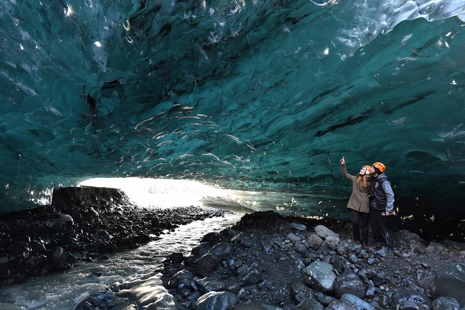 4 Day Blue Ice Cave, South Coast, Golden Circle, Snæfellsnes & Northern Lights - Day four: Jökulsárlón, ice on black sand, and the return west
