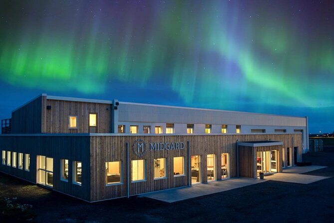 4 Day Northern Lights Adventure - Ice Caves & 4x4 Super Jeeps - Day one: Þingvellir, geysers, Gullfoss, and geothermal bread
