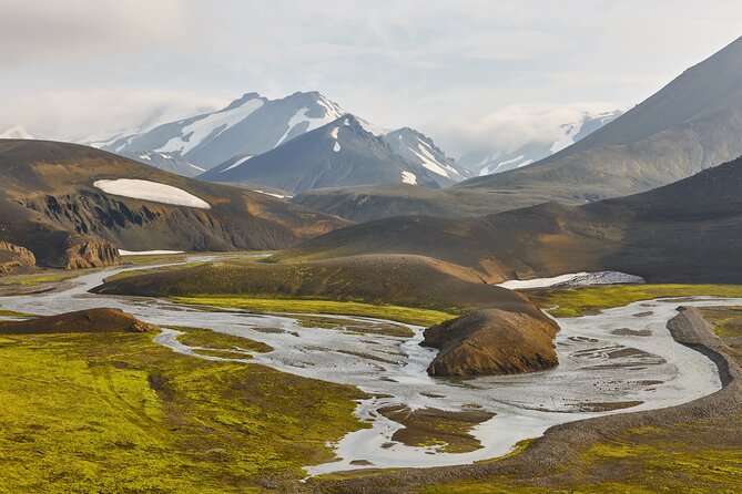 4 Days Laugavegur Trekking Tour - Day three: volcano views and the green oasis of Botnar