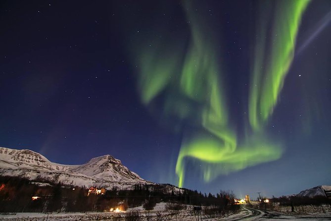 4x4 Reykjavik Northern Lights Tour with Photographer — Aurora RVK - Choosing the right viewpoint