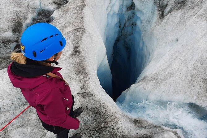 Adventurous Vatnajökull Glacier Exploration - Full Day Hike - Watching the guide build the route