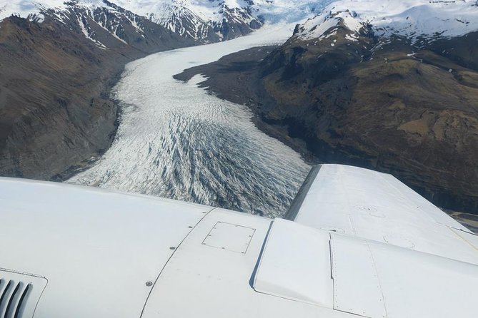 Airplane Flight over Vatnajökull Volcanic Eruption Sites - Who will get the most from this flight