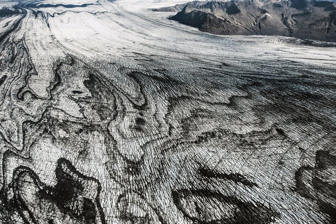 Airplane Sightseeing flight over Laki craters and highland - Who Will Get the Most From This Flight?