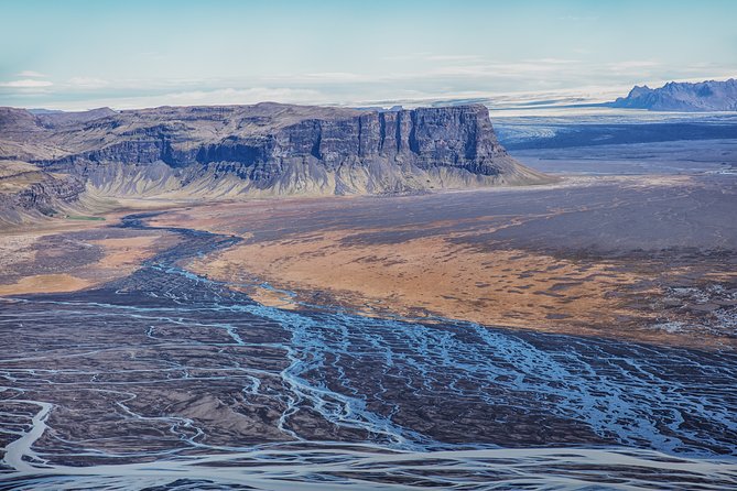 Airplane tour over black sands and riverbeds from Skaftafell - Weather, runway changes, and backup plans