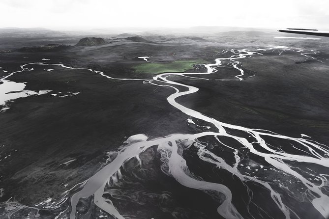 Airplane tour over black sands and riverbeds from Skaftafell - Who should book this flight?