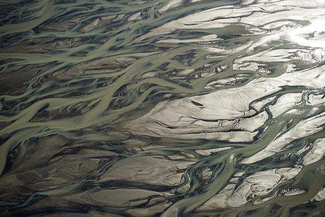 Airplane tour over black sands and riverbeds from Skaftafell - What the 45-minute flight gives you