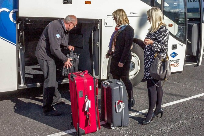 Airport Express Shared Departure Transfer from Reykjavik Hotels to Keflavik Airport - Key points at a glance