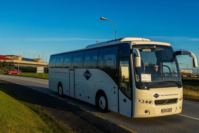 Airport Express Shared Departure Transfer from Reykjavik Hotels to Keflavik Airport - Luggage limits and comfort on board