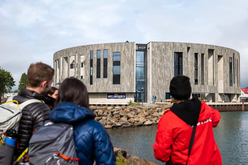 Akureyri: City Walk with Local Food - Should you book it?