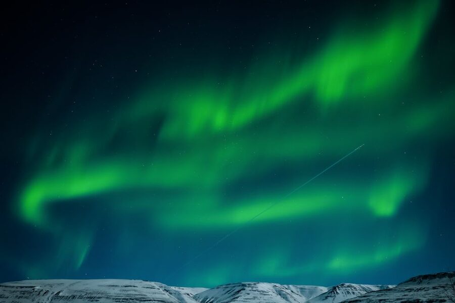 Akureyri: Northern Lights Photography Tour - Hot chocolate, an Icelandic treat, and the cold