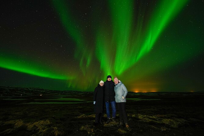 Award Winning Private Northern Lights Tour with All Inclusive - What the private guide adds