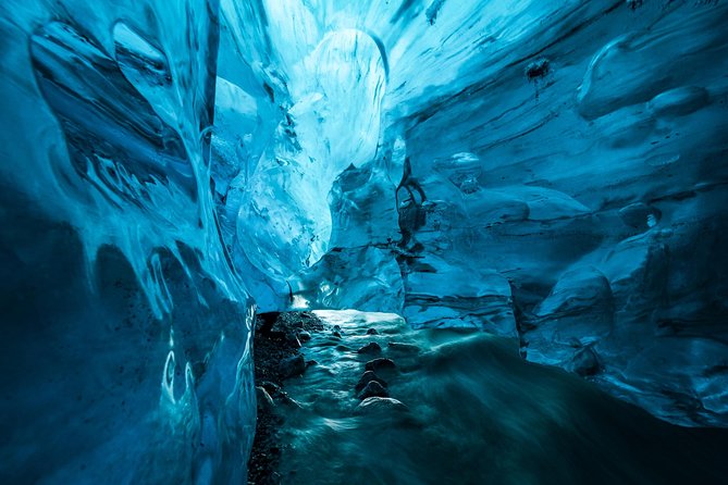 Blue Ice Cave Adventure - The guides make the difference