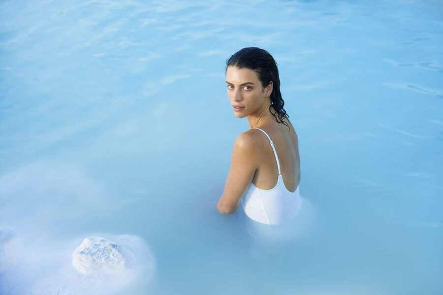 Blue Lagoon: Premium Admission with Drinks and Face Masks - Arriving through the lava corridor