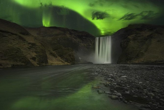 Chasing Aurora Borealis with Warmth and Treats in Premium Tour! - Searching several spots for the aurora