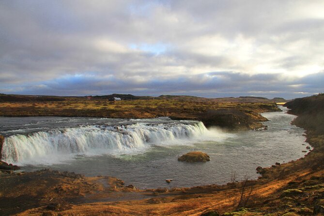 Day Trip to the Golden Circle and Blue Lagoon from Reykjavik - Þingvellir: where geology and Icelandic history meet