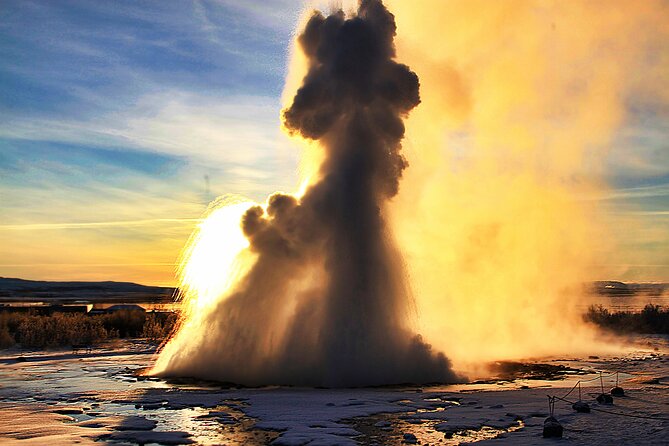 Day Trip to the Golden Circle and Blue Lagoon from Reykjavik - Kerið crater: a smaller stop with an entrance fee