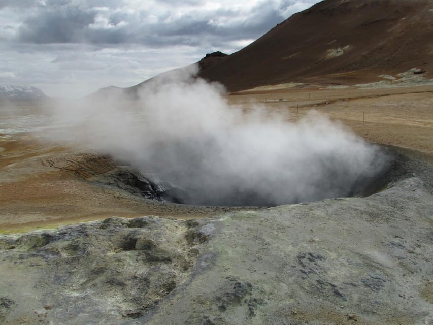 From Akureyri: Diamond Circle Tour with Waterfalls - Grjótagjá and the split in the earth