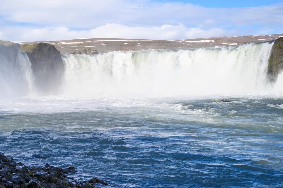 From Akureyri: Goðafoss Express Minibus Tour - What the stop feels like in practice