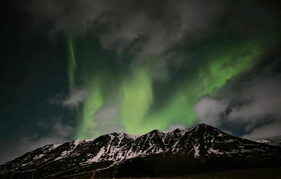 From Akureyri: Northern Lights Tour - Hot chocolate, blankets, and the cold
