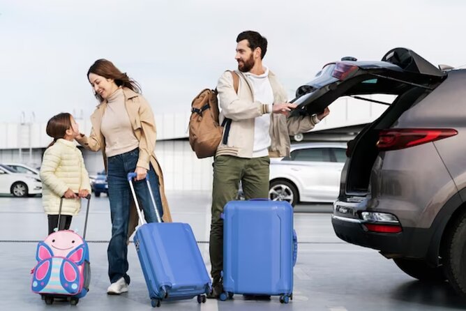 From KEF Airport: Private Transfer to Reykjavik in Iceland - Direct arrival at your hotel or Airbnb
