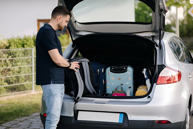 From KEF Airport: Private Transfer to Reykjavik in Iceland - Who gets the best value from this transfer?