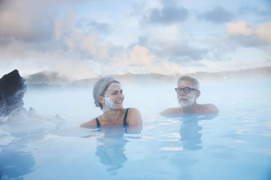 From Reykjavík: Blue Lagoon Premium Admission with Transfer - The swim-up bar and mask station
