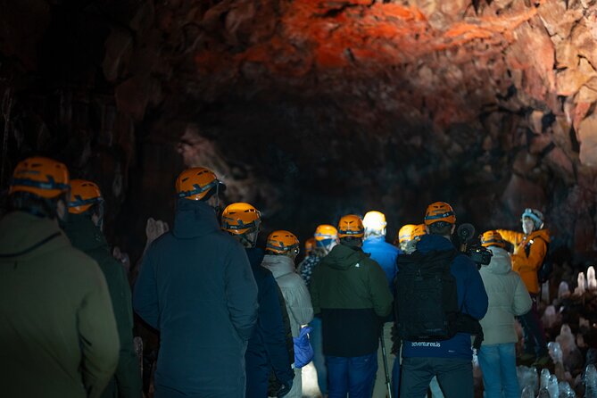 From Reykjavík: Evening Lava Tunnel Tour and Northern Lights Tour - Photos, cocoa, blankets, and the waiting game