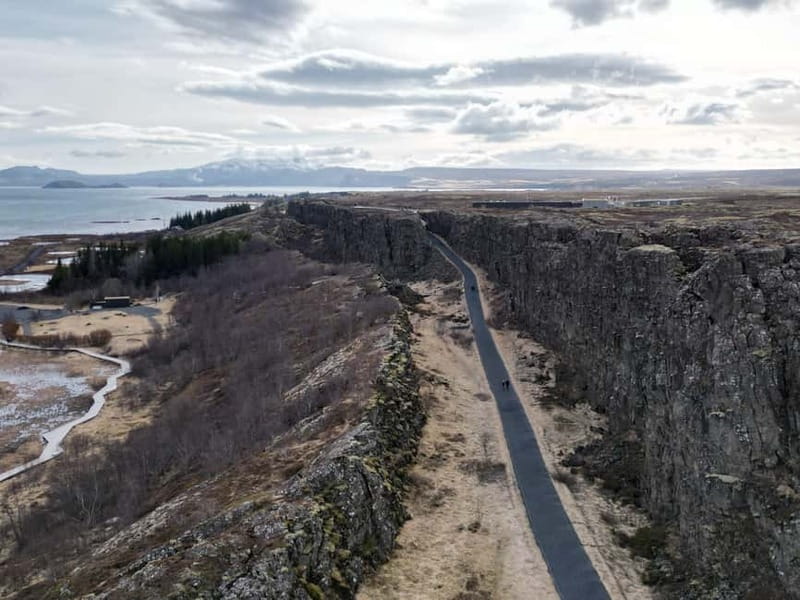 From Reykjavik: Fire And Ice Helicopter Tour with 2 Landings - Flying over Þingvellir and the tectonic rift
