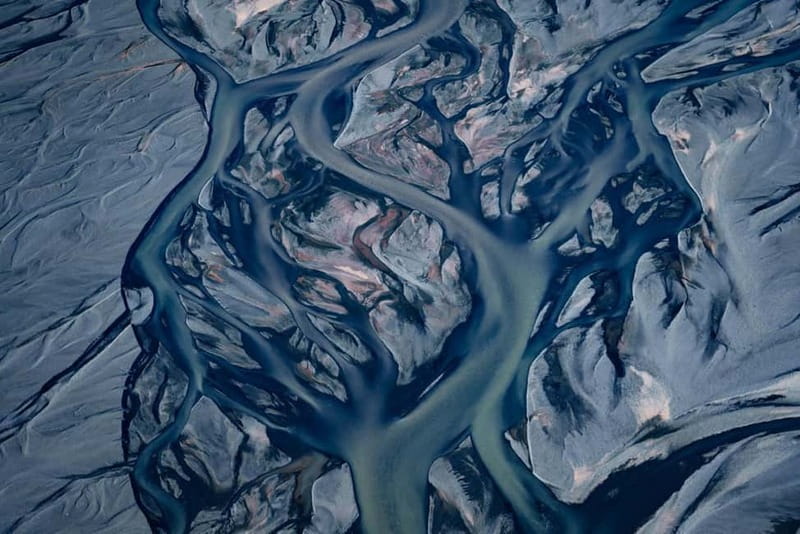 From Reykjavik: Fire And Ice Helicopter Tour with 2 Landings - What the small group changes