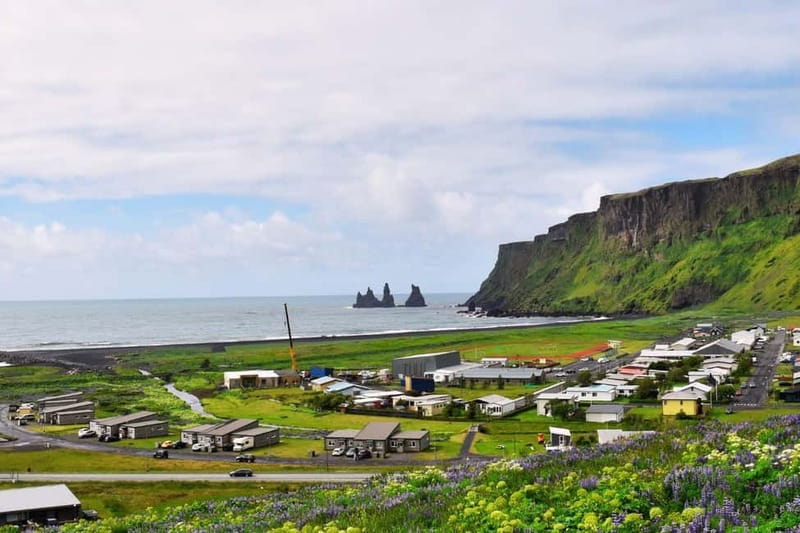 From Reykjavik: Glacier Lagoon and Fjaðrárgjúfur Canyon Tour - Jökulsárlón Glacier Lagoon earns the extra hours