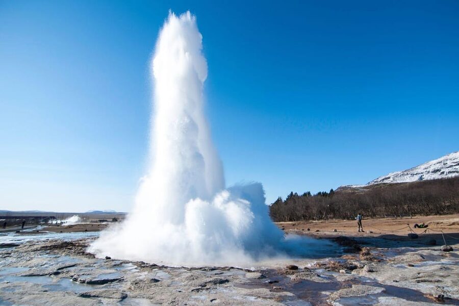 From Reykjavik: Golden Circle and Snowmobiling Tour - Kerid crater lake: a strong final photo stop