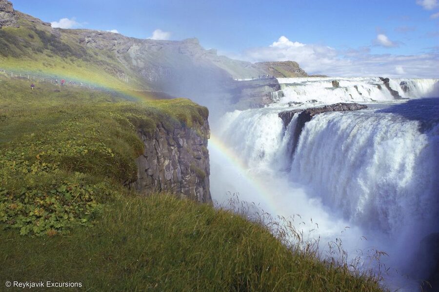 From Reykjavik: Golden Circle Guided Tour & Sky Lagoon Visit - Geysir: Iceland’s geothermal show