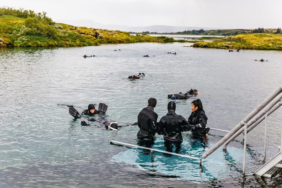 From Reykjavík: Golden Circle Tour and Silfra Snorkeling - Gullfoss and the force of the Hvítá River