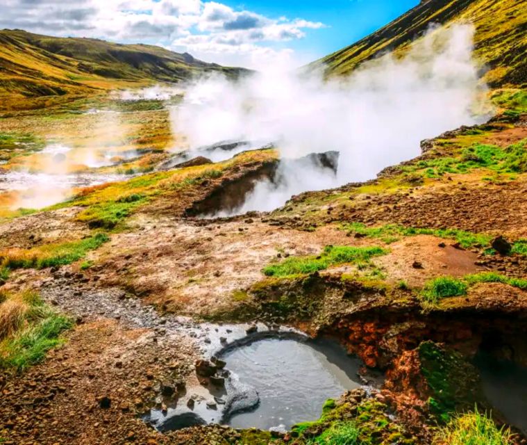 From Reykjavik: Helicopter Tour to Hengill with Landing - What the flight commentary adds