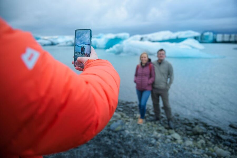 From Reykjavik: Jökulsárlón Glacier Lagoon and Diamond Beach - Jökulsárlón Glacier Lagoon from the shore