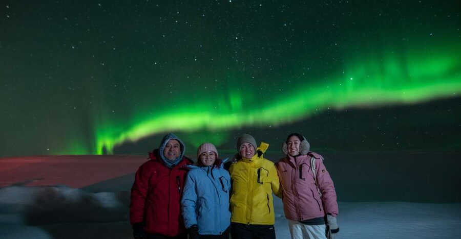 From Reykjavik: Northern Lights Guided Tour with Photos - How the five-hour hunt works