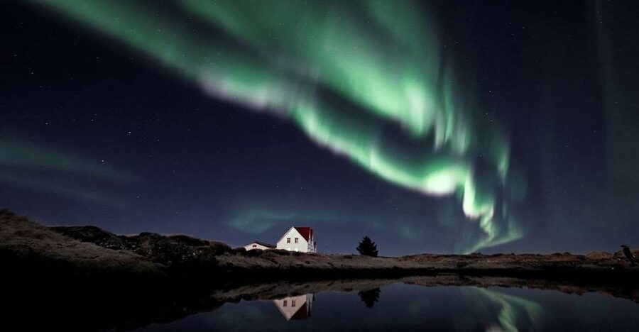 From Reykjavik: Northern Lights Tour with Hot Cocoa & Photos - Key points at a glance