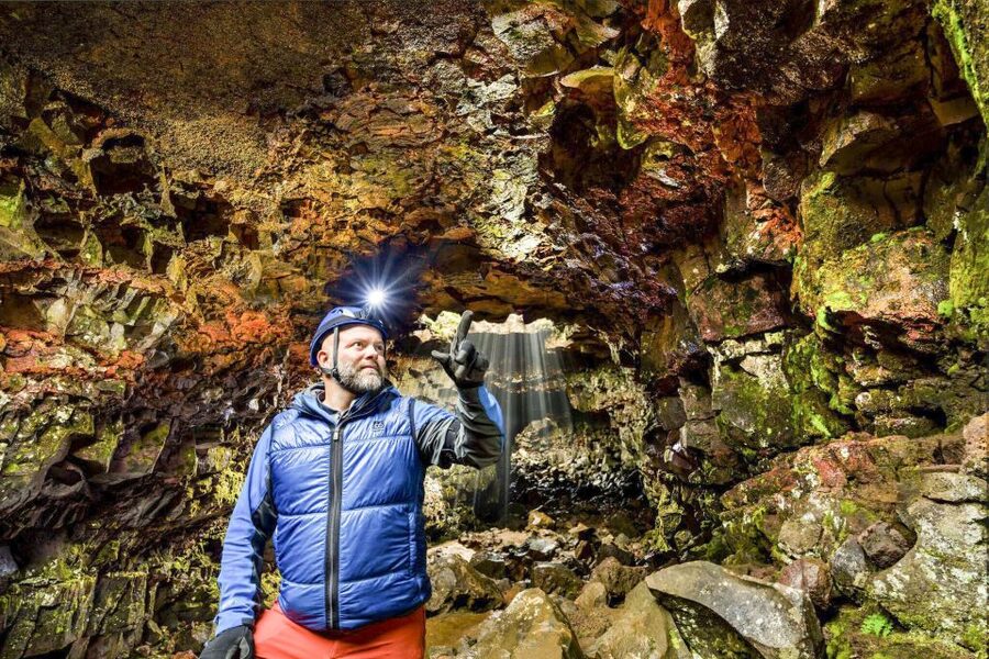 From Reykjavik: Raufarhólshellir Lava Tunnel by Bus - Reading the colors in the lava