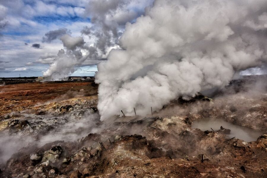 From Reykjavik: Reykjanes Geopark Tour & Airport Transfer - Gunnuhver: boiling mud and an Icelandic ghost story