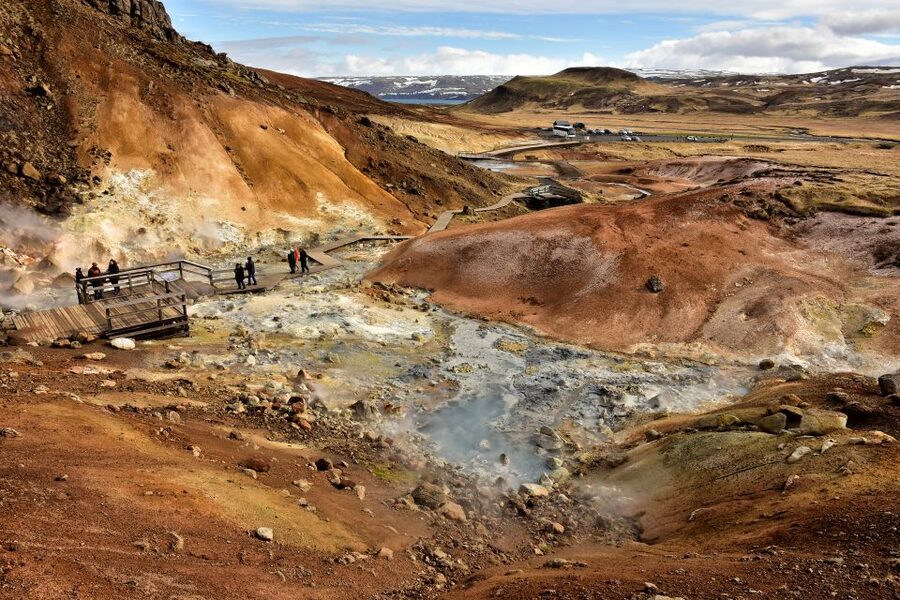 From Reykjavik: Reykjanes Geopark Tour & Airport Transfer - Pickup in Reykjavik and the road south