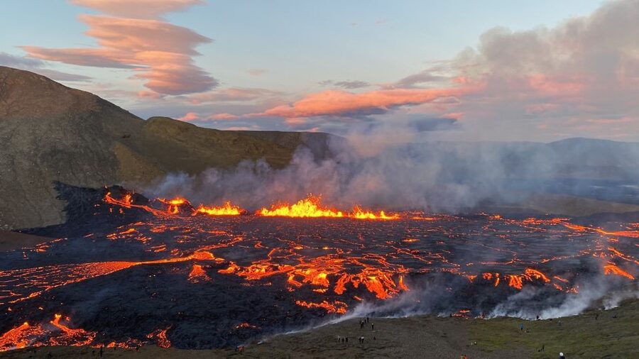 From Reykjavik: Reykjanes Geopark Tour and Sky Lagoon Visit - Seltún’s steam, mud, and mineral colors