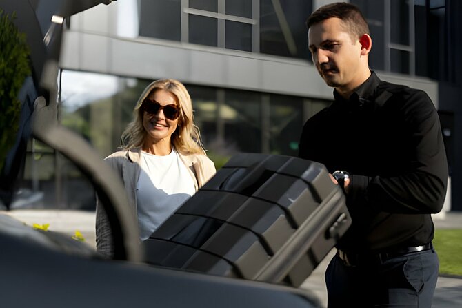 From Skarfabakki Cruise Terminal: Private Transfer to KEF Airport - Leaving Skarfabakki with a clear plan