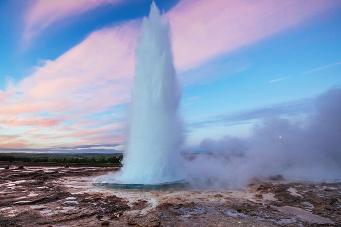 Full-Day Golden Circle Private Tour from Reykjavík - Kerið Crater and its layered colors