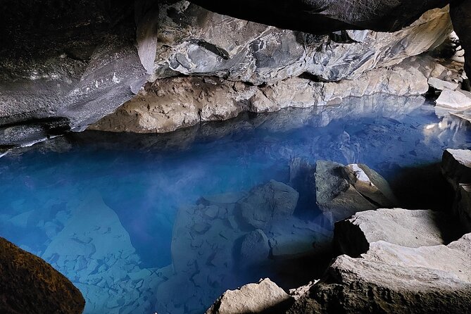 Full day Lake Myvatn Classic tour - Grjótagjá, a cave between moving plates