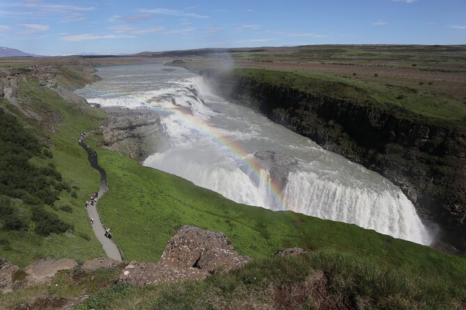 Geological Golden-Circle Tour / Small group adventure - Starting at Thingvellir’s continental plates