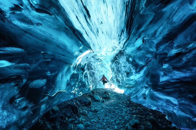 Glacier and Ice Cave Private Photoshoot - 15 Shot Photo Package - A 5-kilometer hike before the ice caves
